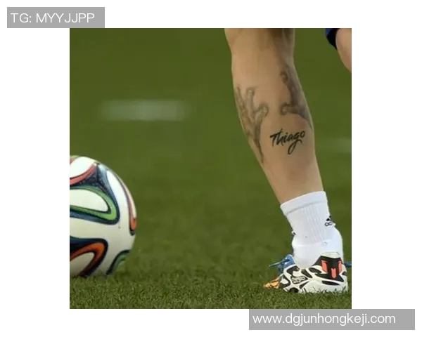 足球明星脖子上的纹身故事揭示他们的个性与信仰